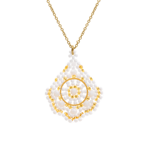 COLLIER ACIER DORÉ PERLES DE SOLEIL PENDENTIF FORME LOSANGE BLANC 42+10CM