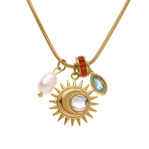 COLLIER ACIER DORÉ SOLEIL,  PERLE BLANCHE IMITATION ET OXYDES  45+5CM